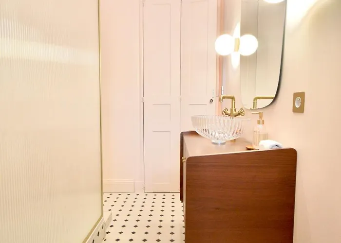 Appartement - Atypique - Ancien Manoir *